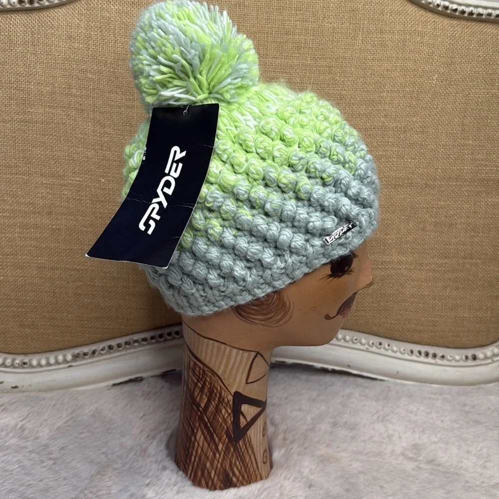 Spyder | GIRLS BRRR BERRY POM BEANIE, in Wintergreen, NWT
